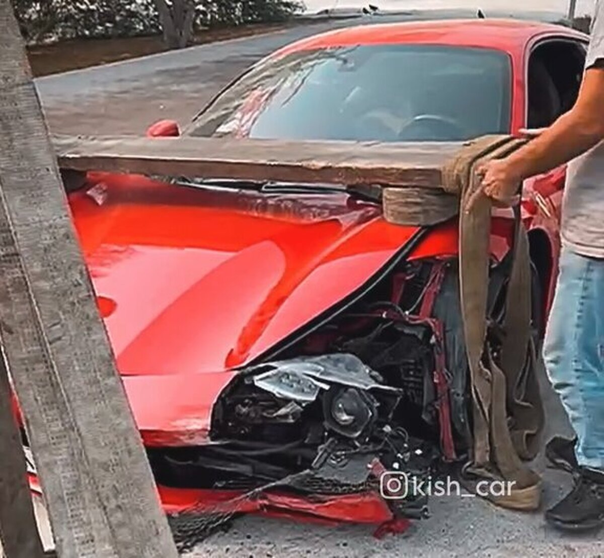 فراری جزیره کیش تصادف کرد + عکس