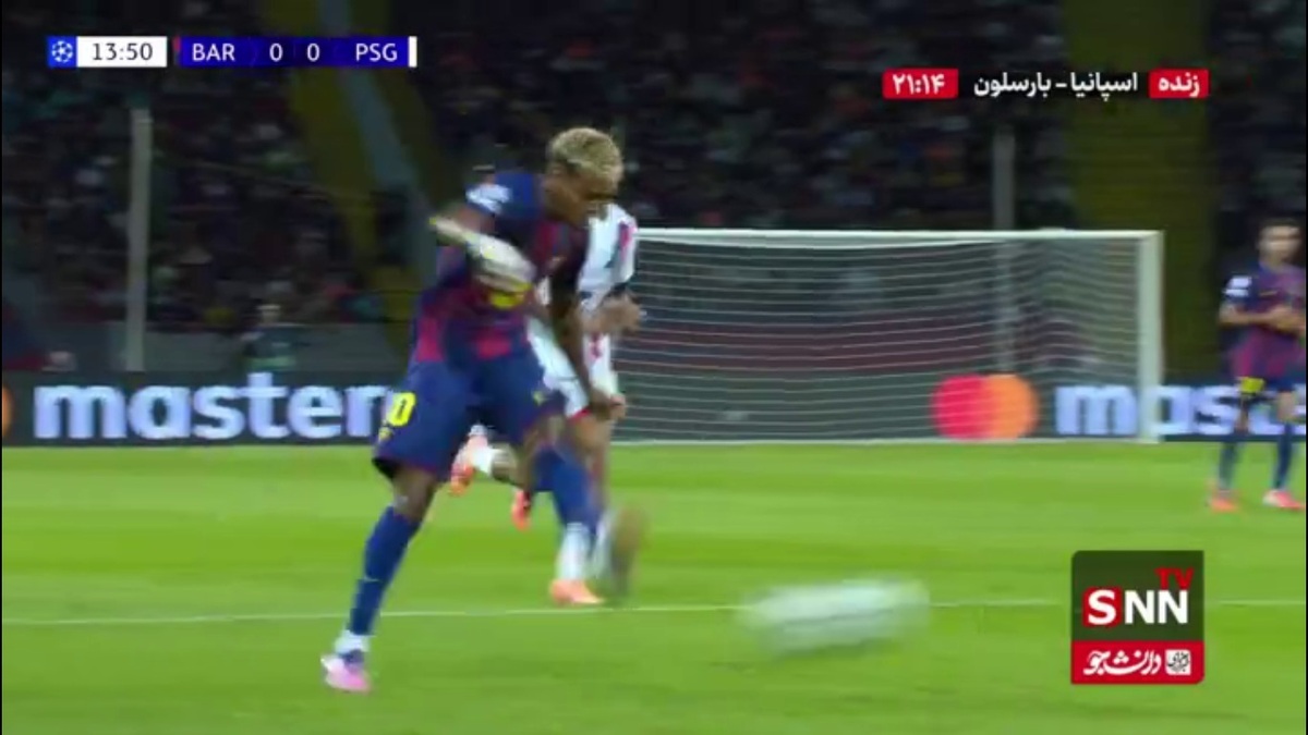 پاس زیبای یامال به فران تورس، که با دفع توپ مدافع پاری سن ژرمن همراه بود