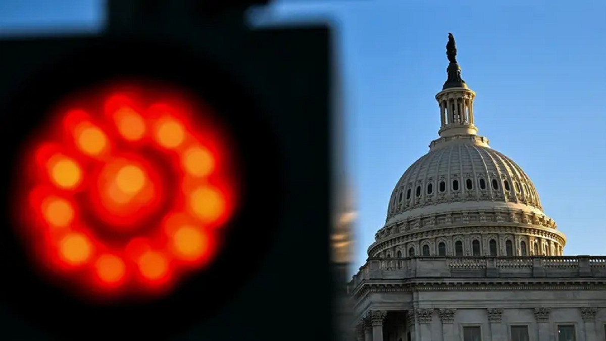 کاخ سفید در واکنش به تعطیلی دولت، بودجه ایالت‌های دموکرات را مسدود کرد