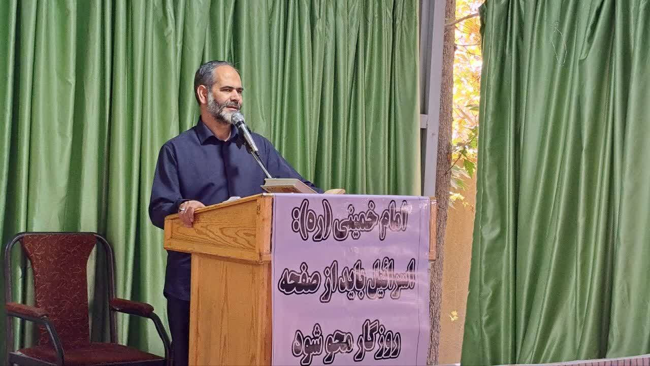 رمز موفقیت انقلاب حضور مردم و تبعیت از ولایت فقیه است