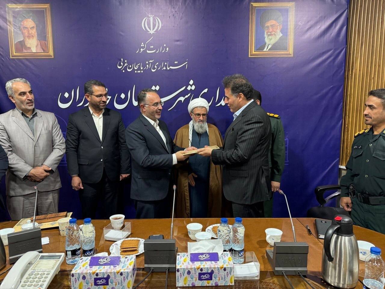 انتصاب فرمانداران جدید در ماکو و چالدران / شهلا تاجفر سومین فرماندار زن آذربایجان&zwnj;غربی شد