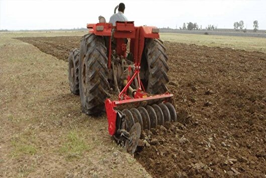 انتقاد مدیر جهاد کشاورزی دزفول از کاهش ۳۰ درصدی سهمیه سوخت تراکتورها در فصل کشت پاییزه