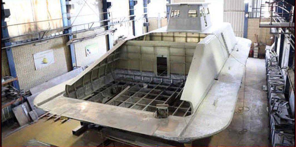 نمایش عمومی پیروزان، هاورکرفت جنگی موشک انداز ساخت ایران!/ + تصاویر