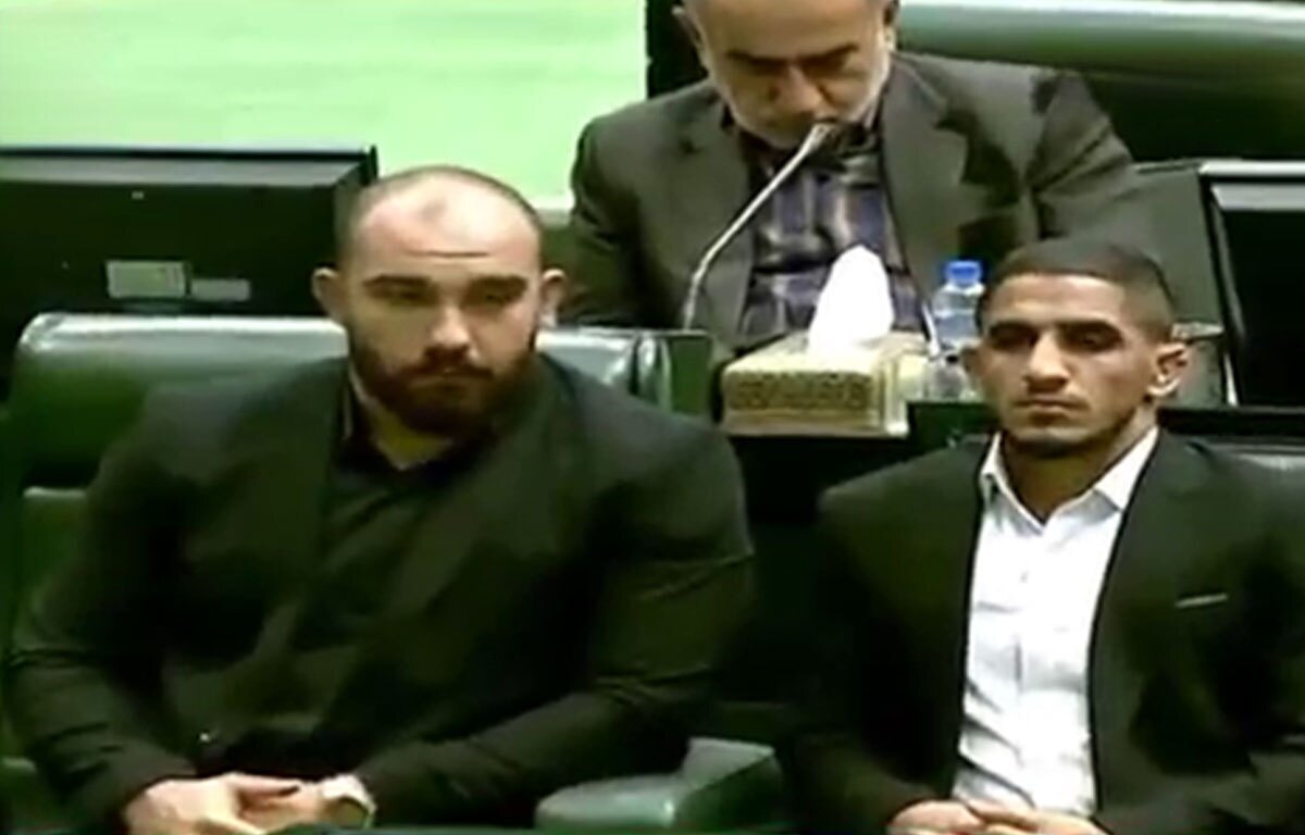 تشویق امیرحسین زارع در صحن علنی مجلس