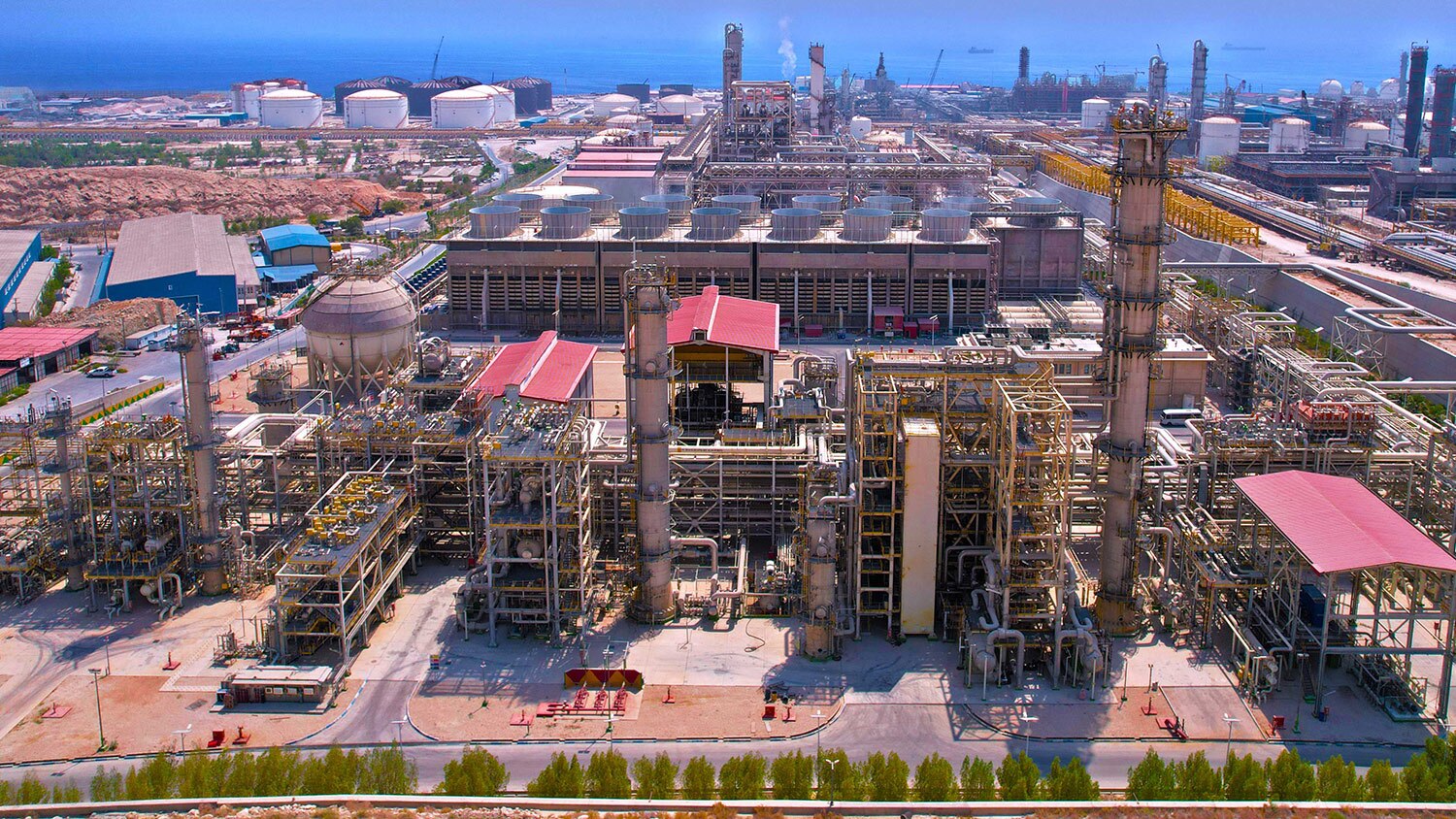 سرمایه‌گذاری ۱۰۰ میلیارد دلاری در پارس جنوبی؛ فرصت‌های بی‌نظیر بوشهر برای توسعه پتروشیمی