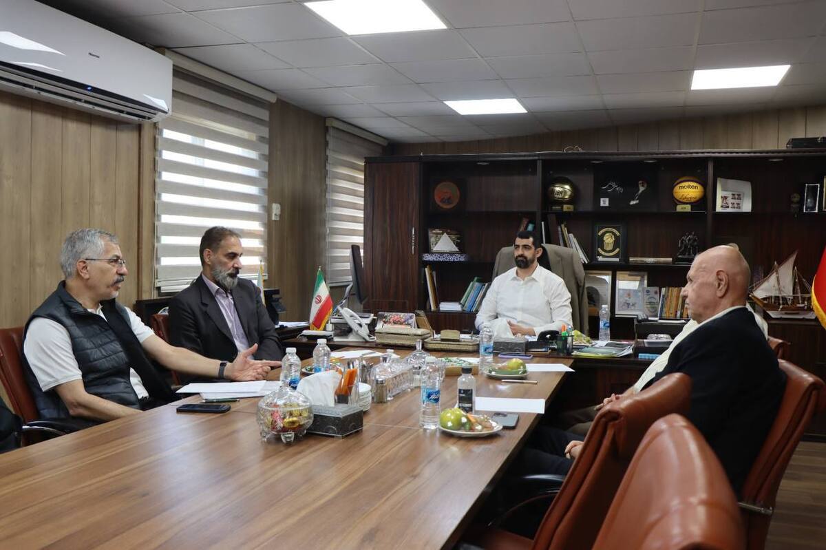 مانولوپولوس در تیم ملی می‌ماند