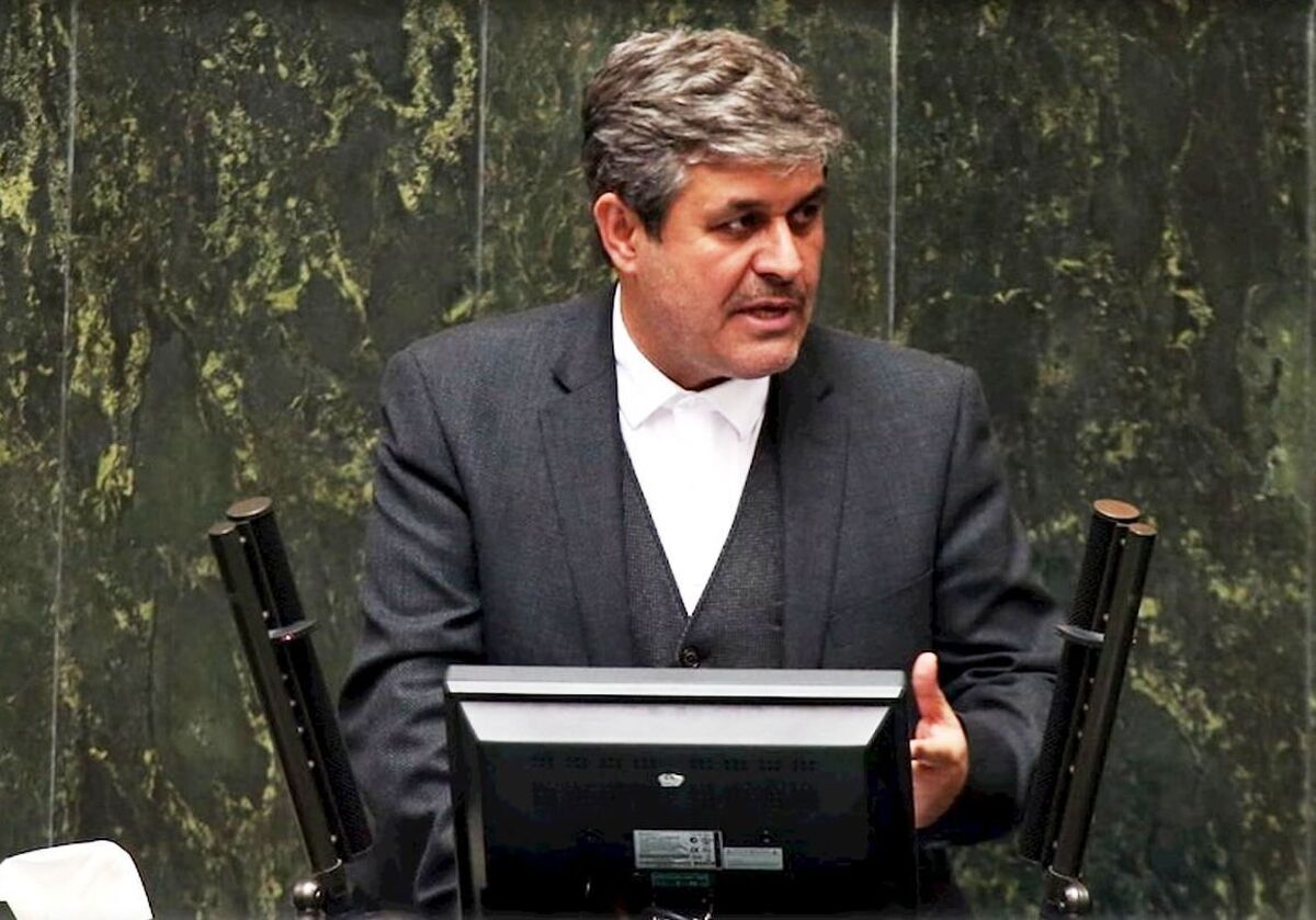 تاجگردون: مسئولیت تصمیمات ارزی دولت فقط به گردن بانک مرکزی نیست / حذف چهار صفر از پول فشار اقتصادی را کاهش می‌دهد