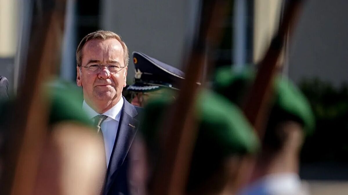 وزیر دفاع آلمان: در برابر تهدیدهای پهپادی بی‌دفاعیم