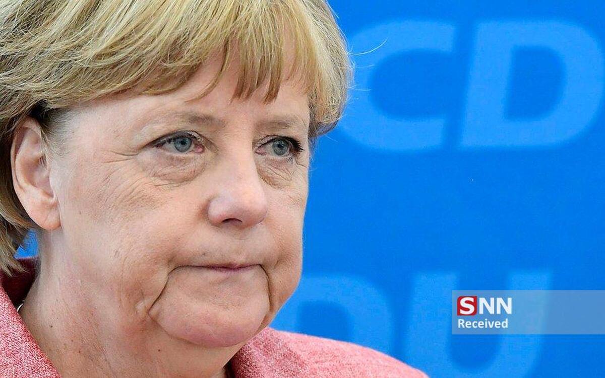 آنگلا مرکل: می‌خواستیم با پوتین مستقیم مذاکره کنیم، اما اروپای شرقی مخالفت کرد