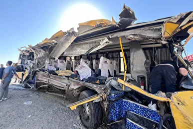 شمار جانباختگان حادثه اتوبوس دانشگاه علوم پزشکی سمنان افزایش یافت