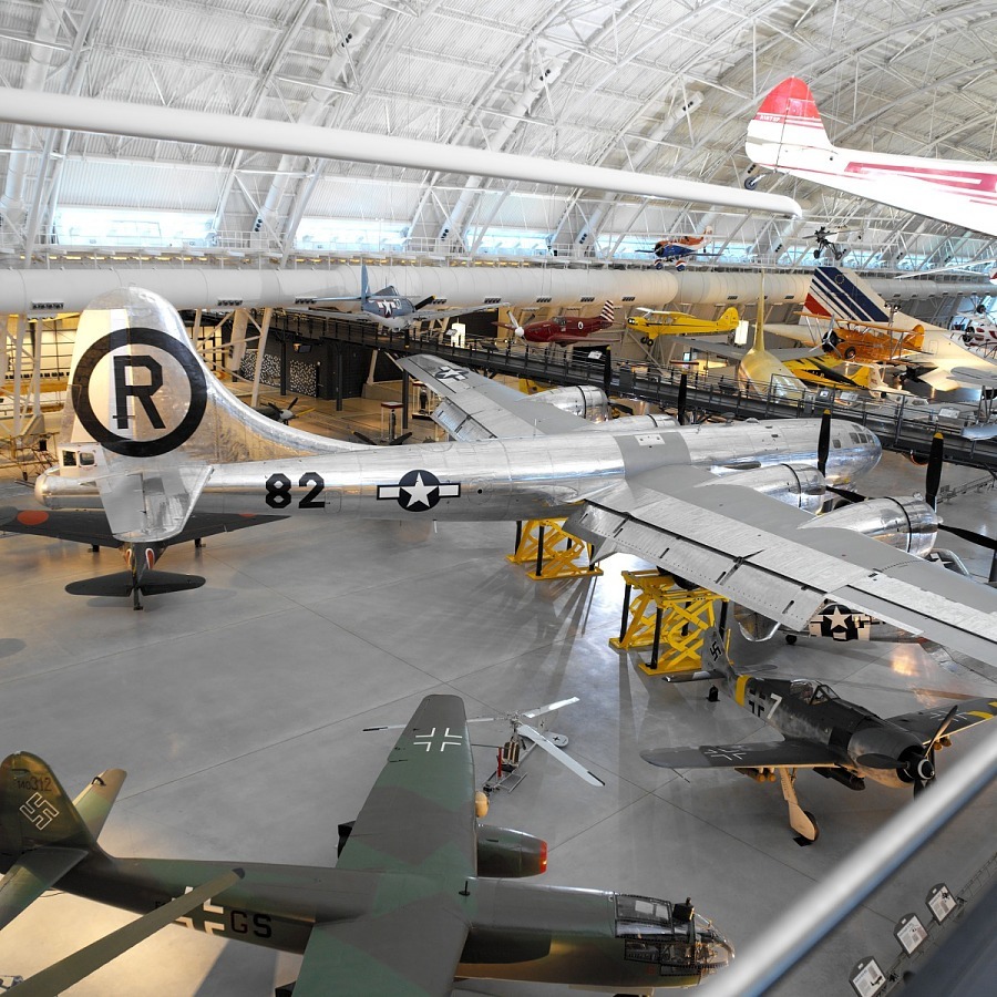 سرنوشت بمب&zwnj;افکن آمریکایی که بمب اتم را روی ژاپن انداخت چی شد؟