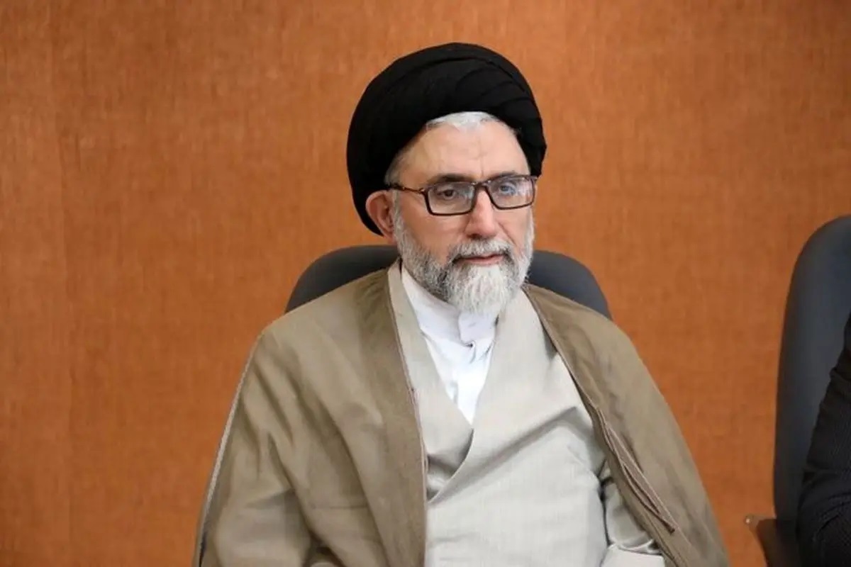 حجتالاسلام خطیب: لزوم مقابله با توطئههای تفرقهافکنانه دشمن/ توانمندی نیروهای مسلح پیروزی بزرگی را در جنگ ۱۲ روزه نصیب ایران کرد + فیلم