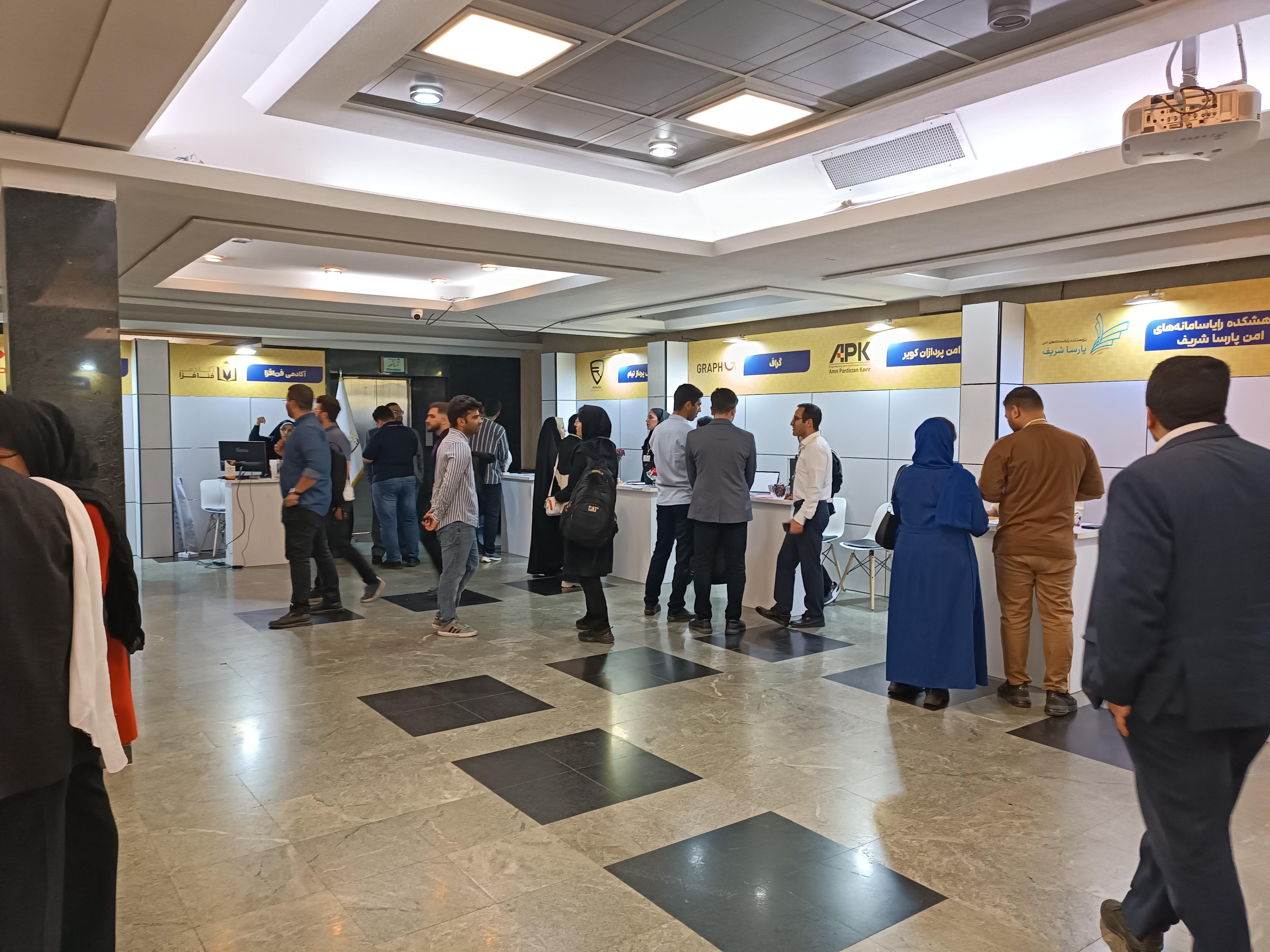 کافه اشتغال&raquo;؛ جایی که دانشگاه و صنعت دست هم دادند