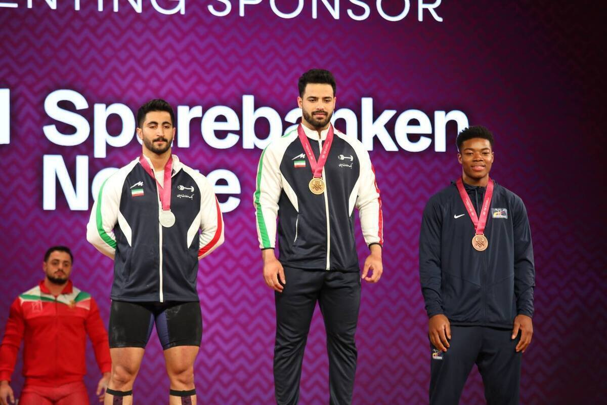 فیلم رکوردشکنی و کسب یک طلا و ۲ نقره معینی و عالی پور در وزنه برداری جهان / کیانوش رستمی در رده پنجم ایستاد