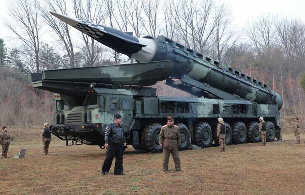 کره‌شمالی موشک قاره‌پیمای جدید خود را به نمایش گذاشت