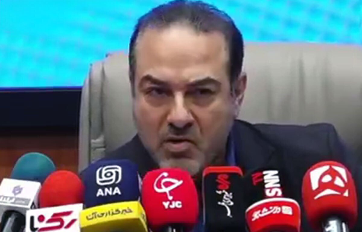 ادامه درگیری لفظی معاون عصبانی وزیر بهداشت با خبرنگار