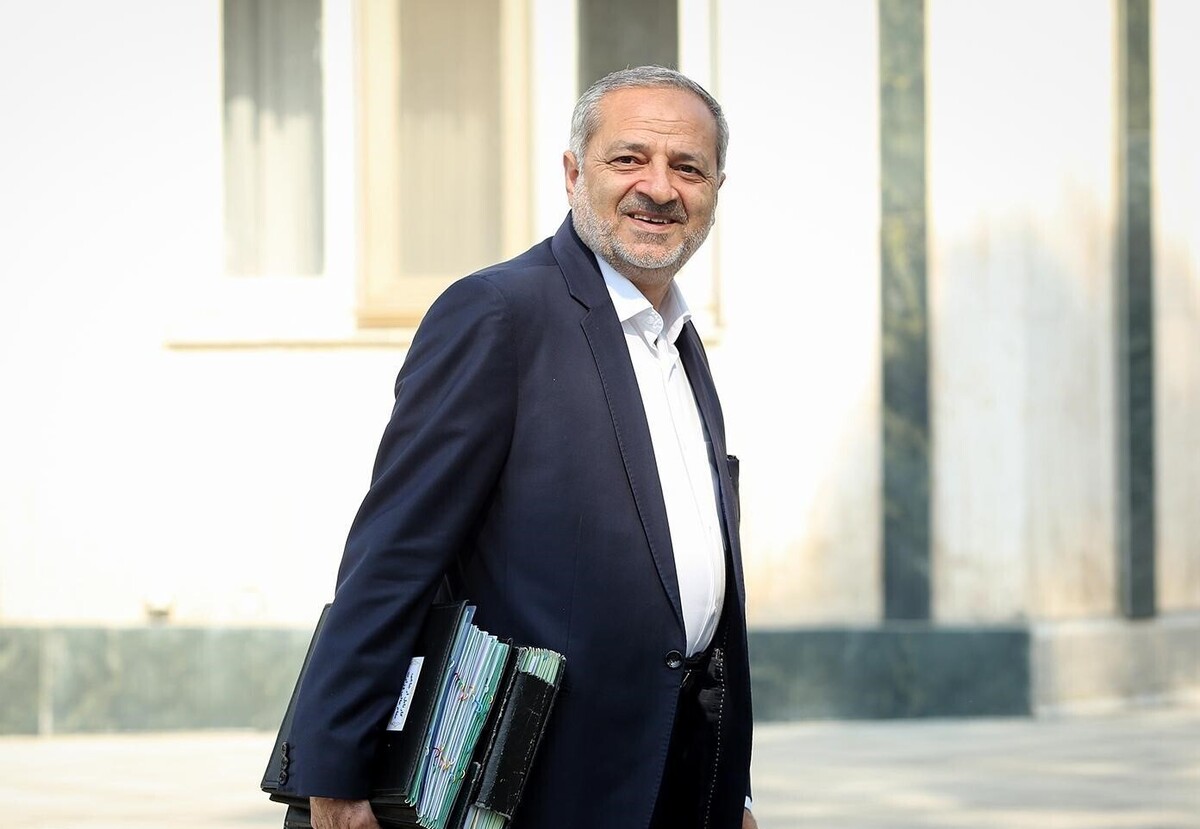 کاظمی موظف به پاسخگویی درباره استخدام معلمان شد