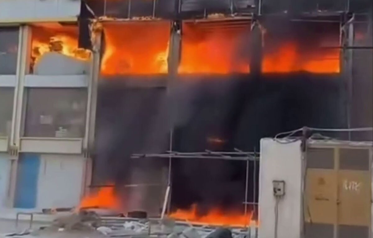 آتش‌سوزی گسترده در مجتمع تجاری اطلس درگهان  - قشم