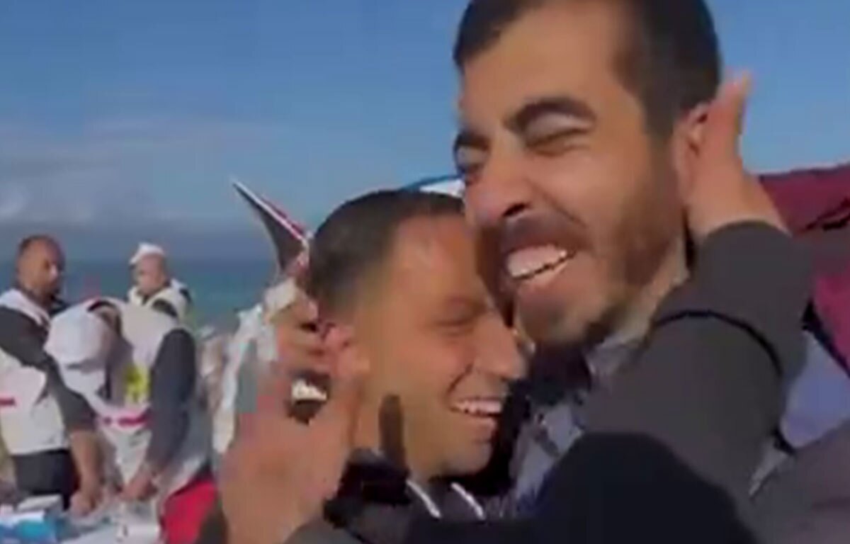 لبخند پرامیدِ غزه، حالا در کنار انس است