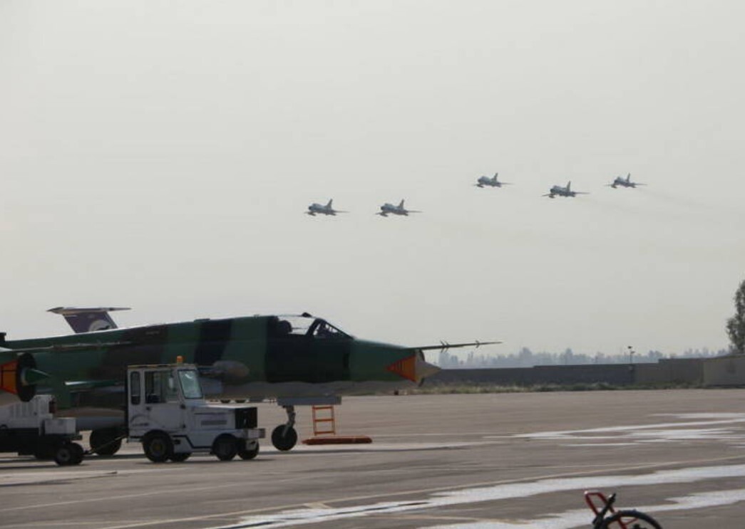 گزارش تصویری/ سلفی خلبان جنگنده سوخو 22 فیتر سپاه در حین پرواز!