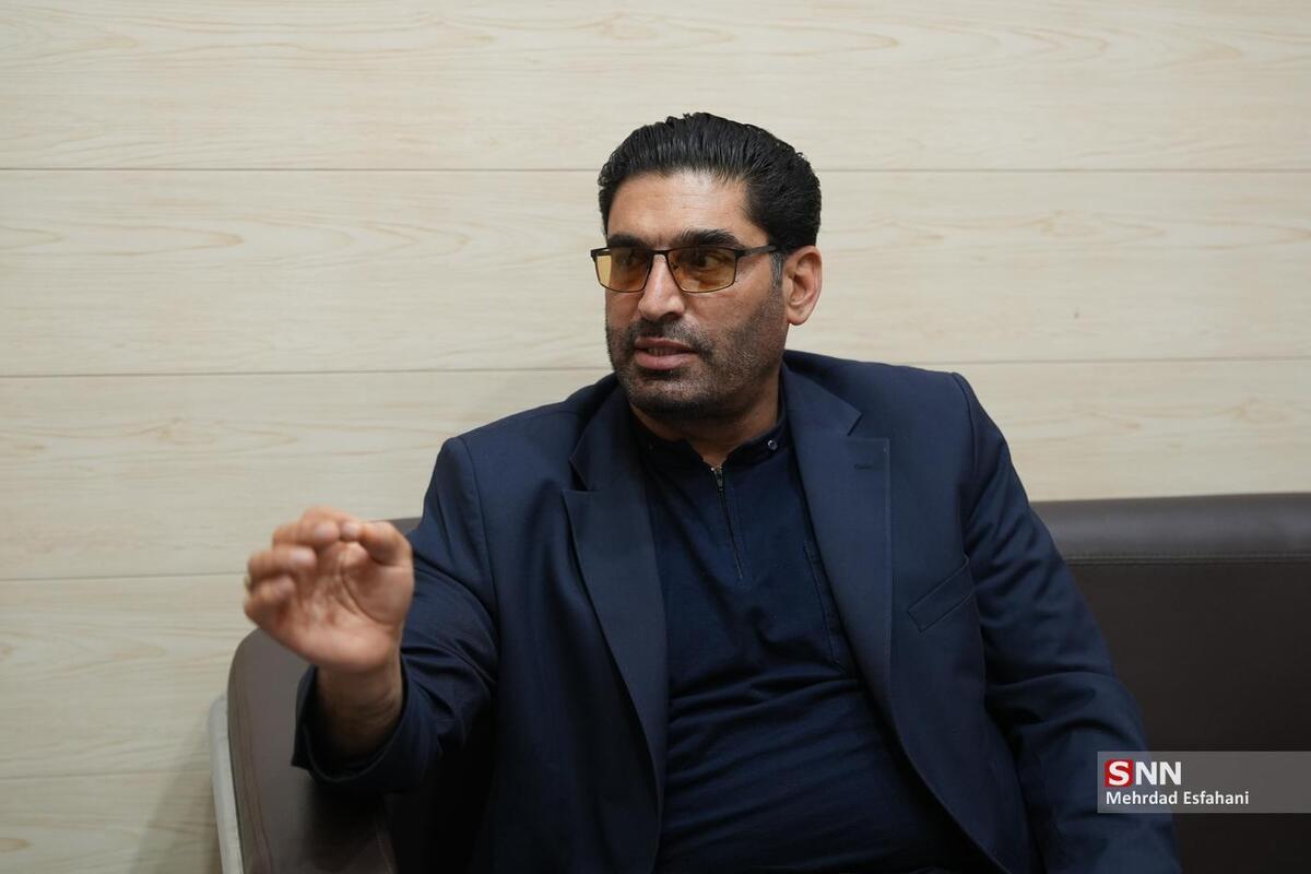 آذری: چرا در دیگر کشورهای مسلمان زوج به خاطر بدهی مالی به زندان نمی‌رود؟/ زندان جای بزهکار است نه بدهکار + فیلم