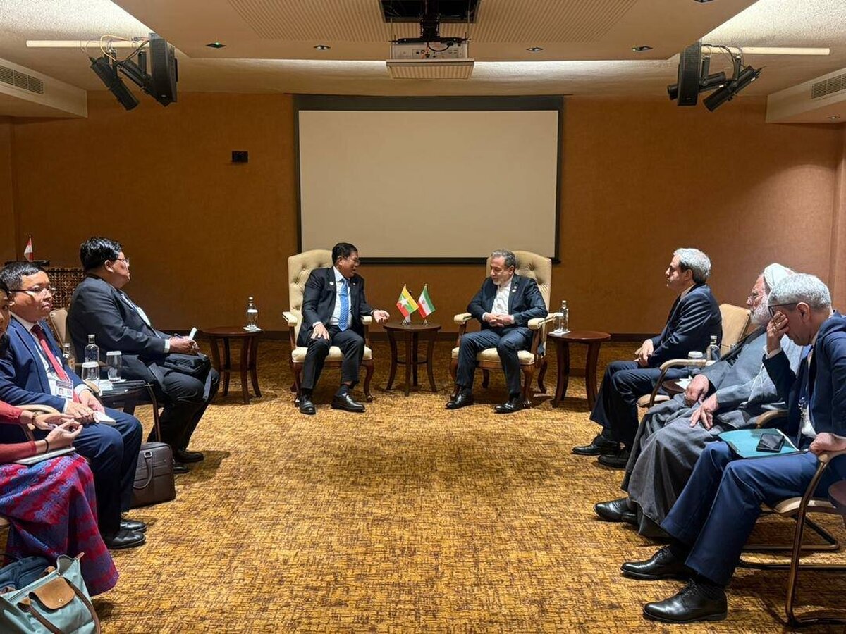 وزیر خارجه ایران با همتای میانماری خود دیدار کرد