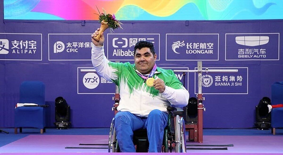 فیلم رکوردشکنی علیاکبر غریبشاهی و کسب طلا در رقابتهای پاراوزنهبرداری