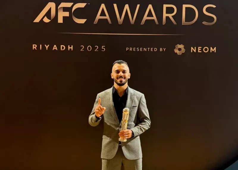 نذر مرد سال فوتسال آسیا ادا شد؛ آقاپور کاپ طلاییاش را به امام زمان(عج) تقدیم کرد