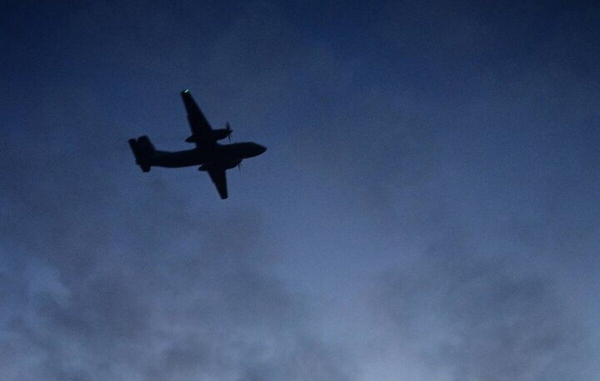 سقوط یک هواپیمای اماراتی در دریا + عکس