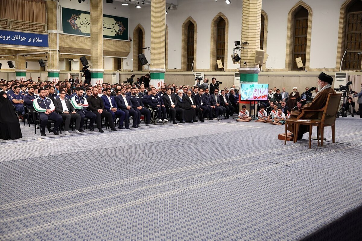 فیلم خلاصه بیانات رهبر معظم انقلاب در دیدار صد&zwnj;ها نفر از قهرمانان رشته&zwnj;های مختلف ورزشی و مدال&zwnj;آوران المپیاد&zwnj;های علمی جهانی