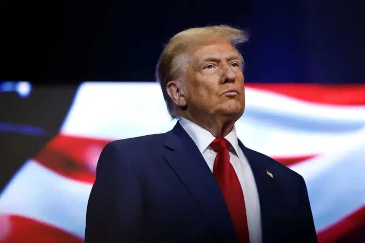 ترامپ: اگر چین به میز مذاکره نیاید، تعرفه ۱۵۰ درصدی را اعمال خواهیم کرد + فیلم