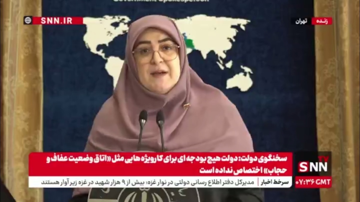 مهاجرانی: آن کسی که احساس می&zwnj;کند هر لحظه&zwnj; می&zwnj;تواند زیر میز بزند ما نیستیم طرف دیگری است/ ما اهل تعامل، گفتگو و مذاکره هستیم