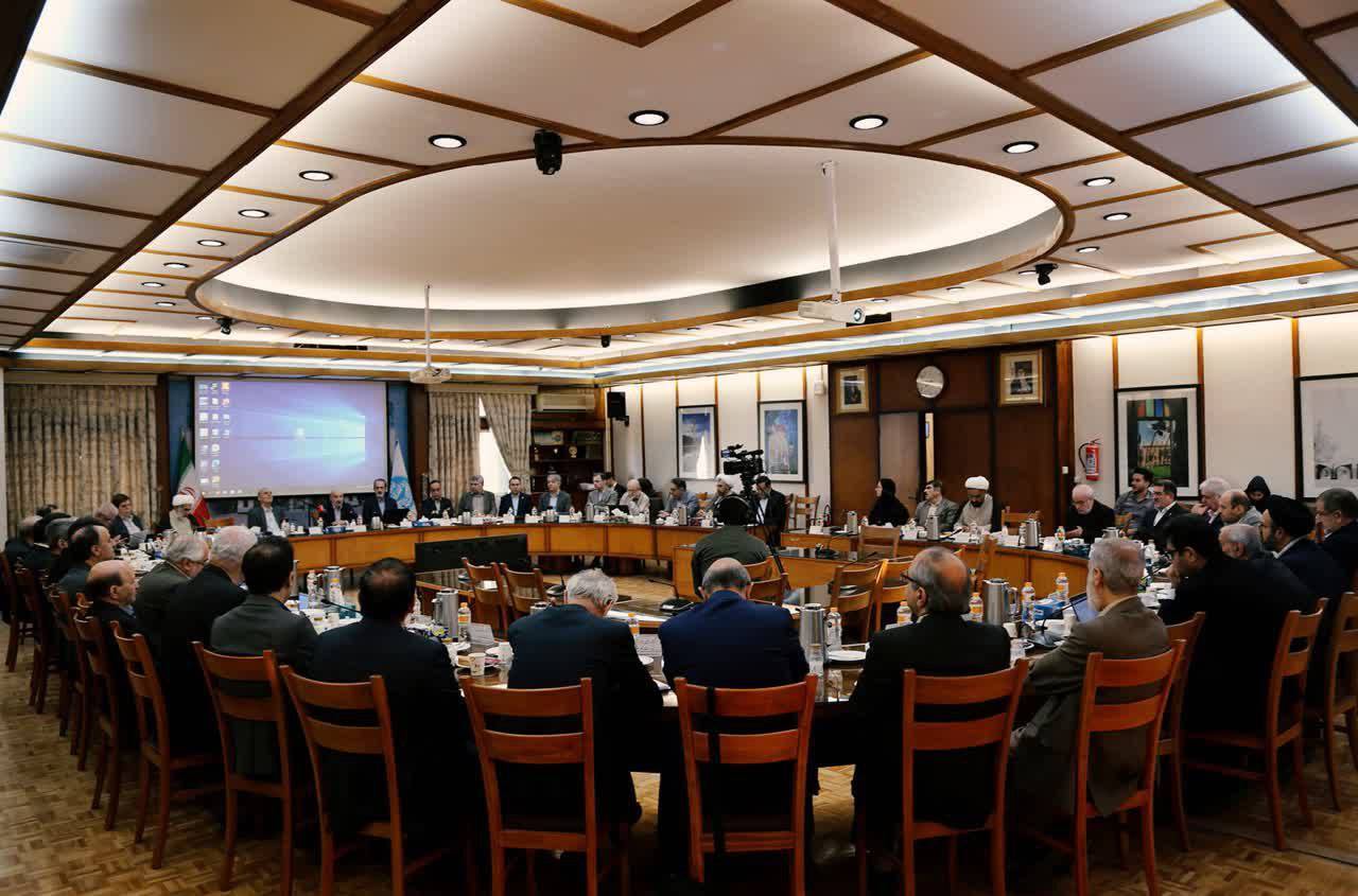 تقدیر رئیس دانشگاه تهران از خانواده مرحوم مهندس کلاته/ حل کامل مشکل خوابگاه‌ها تا سال آینده