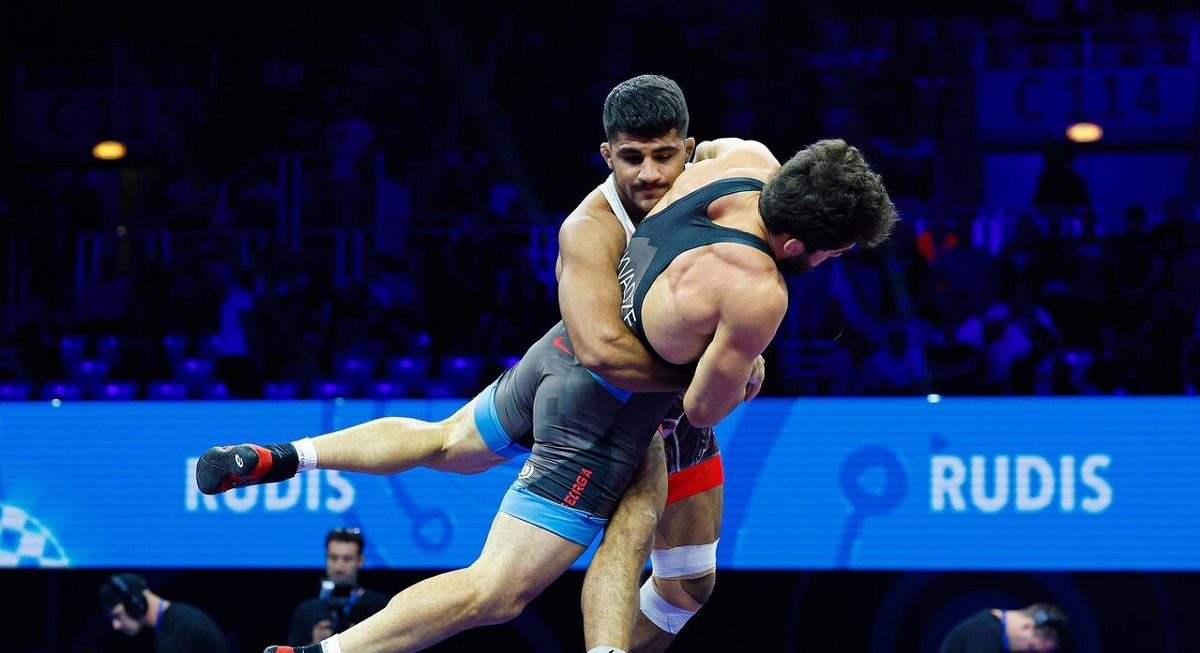 گزارش زنده کشتی زیر 23 سال جهان