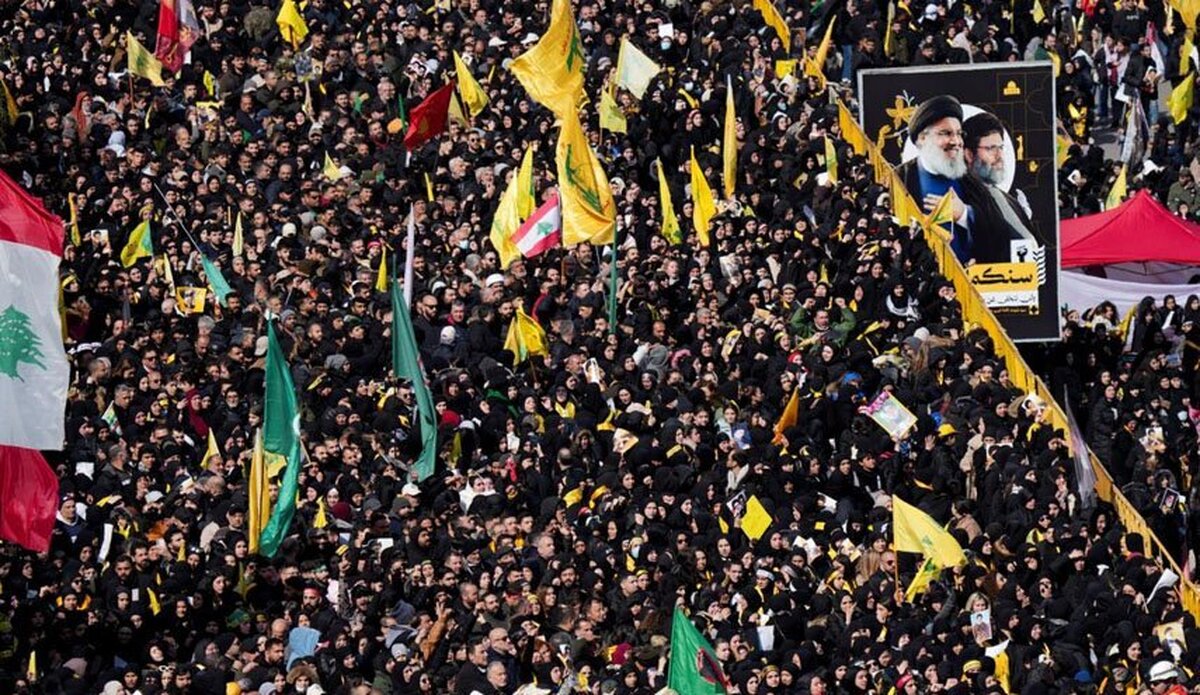 جمعیت انبوه شرکت کننده در مراسم سالگرد شهید سید حسن نصرالله + فیلم