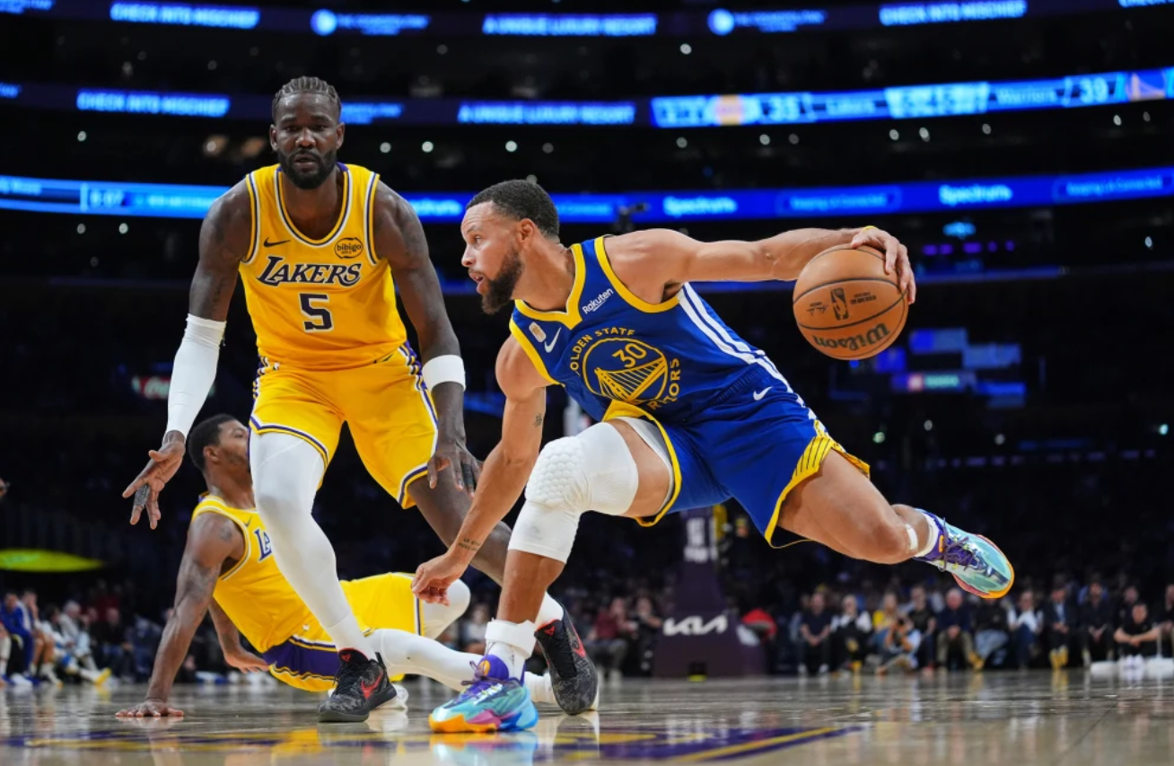 واریرز در شب افتتاحیه با ۳۱ امتیاز جیمی باتلر، لیکرز را  در خانه شکست داد