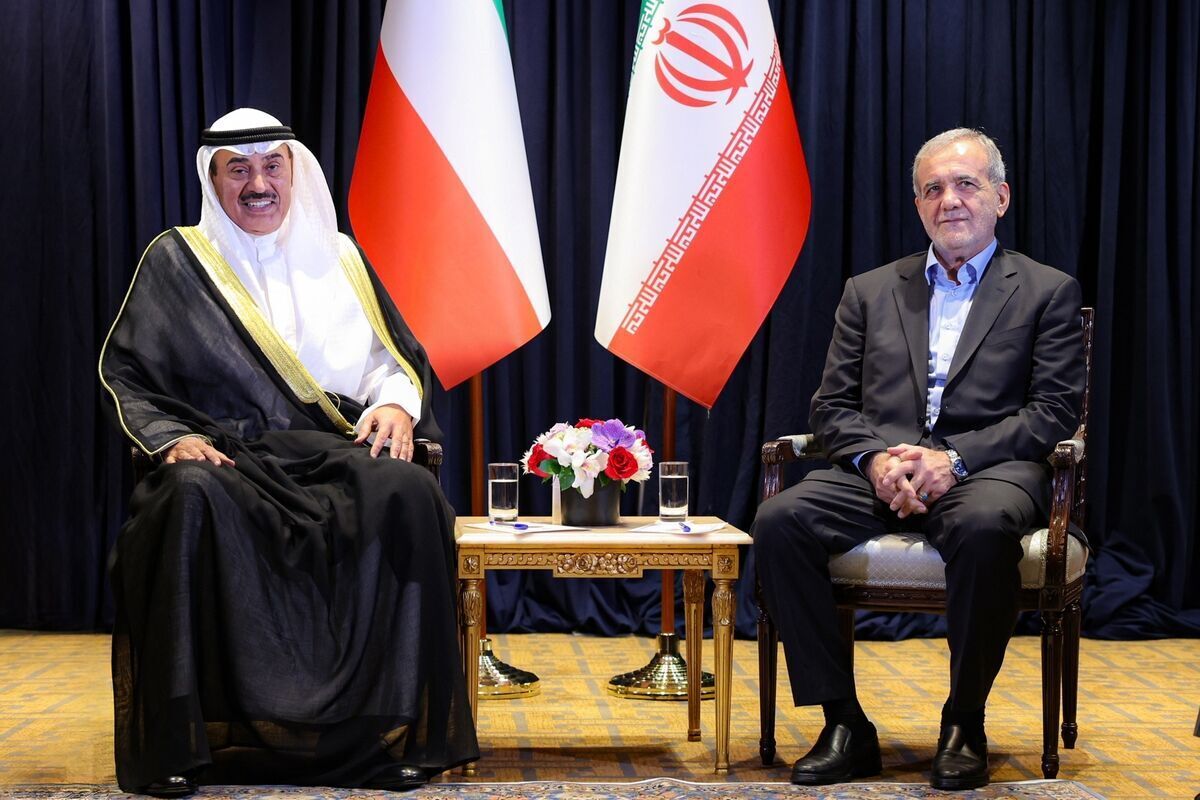 پزشکیان و ولیعهد کویت با یکدیگر دیدار و گفت‌و‌گو کردند