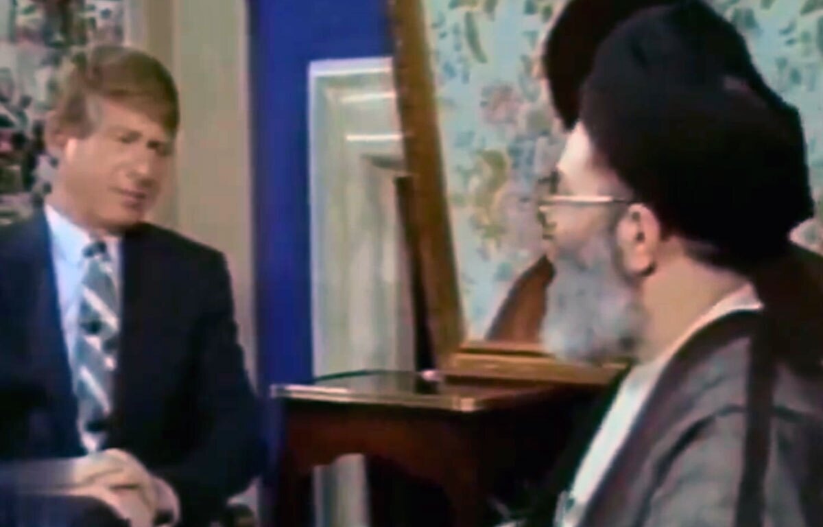 ما اگر بخواهیم با شما به عنوان یک شهروند امریکائى خیلى روراست حرف بزنیم، باید بگوئیم به دولت شما هیچ اعتمادى نداریم