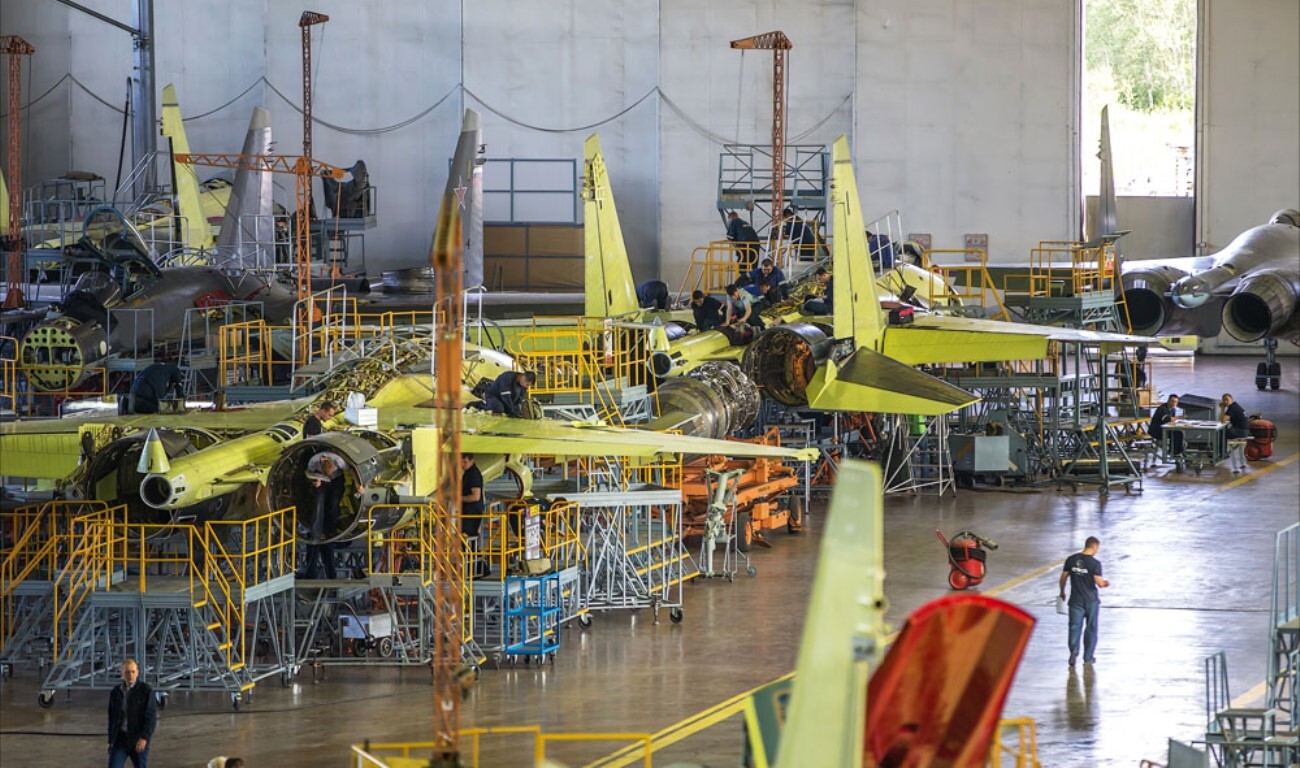 تصاویر منتخب از خط تولید جنگنده سوخو 35 روسی، رهگیر آینده نیروی هوایی ارتش ایران تصاویر منتخب از خط تولید جنگنده سوخو 35 روسی، رهگیر آینده نیروی هوایی ارتش ایران