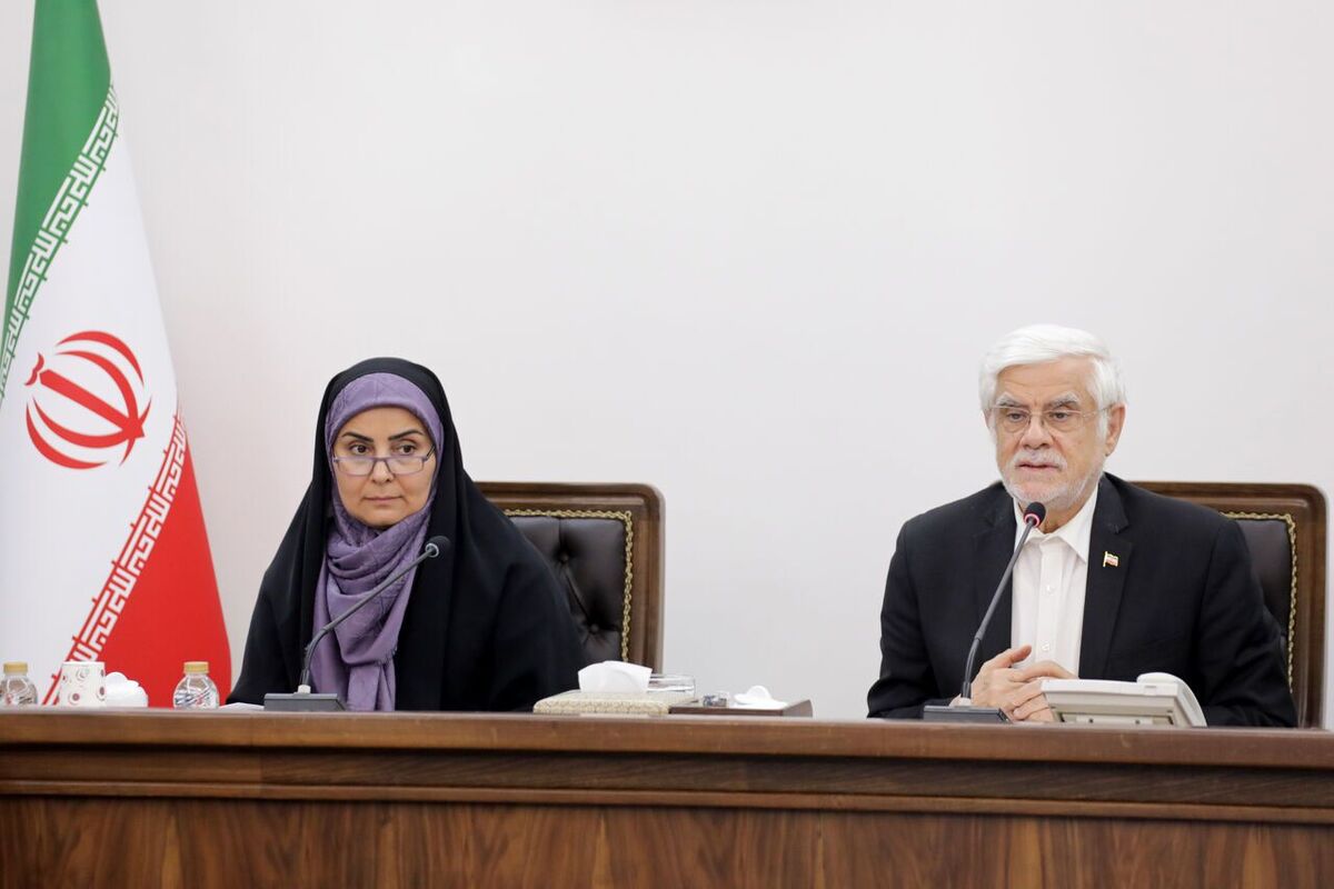 انتقاد معاون اول رئیس جمهور از بوروکراسی زائد در مرزها/ ترانزیت مزیت مهم کشور