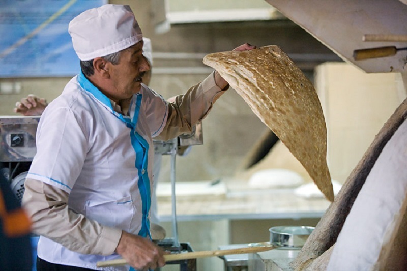 تولید نان کامل در کرمانشاه/اختلاف قیمت نان کامل و معمولی ۲۰ درصد است