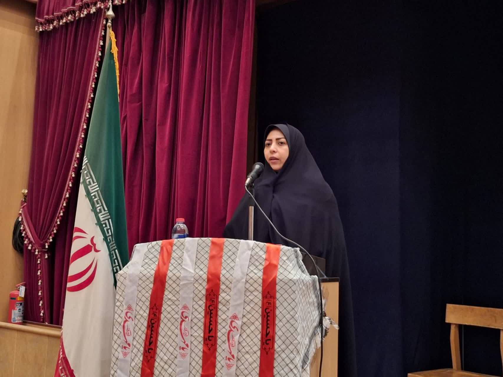 رونمایی از کتاب انوار ایثار در شهرستان آبدانان