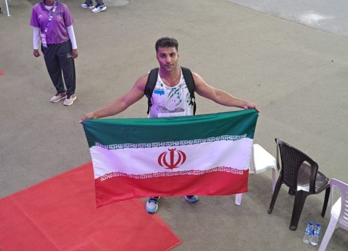 پارادوومیدانی قهرمانی جهان؛ پاپی مدال برنز پرتاب نیزه را بر گردن آویخت