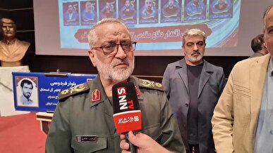 سردار شکارچی: آمریکایی‌ها غلط می‌کنند که می‌گویند برد موشک‌هایتان را کوتاه کنید+فیلم