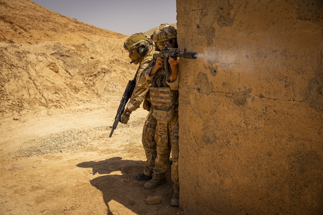 فتح الفتوح فاتحین در میدان نبرد،بررسی فنی تجهیزات جدید مدرن رزم انفرادی فاتحین / آیا الگوی فاتحین میتواند ناجی نیروهای مسلح باشد؟