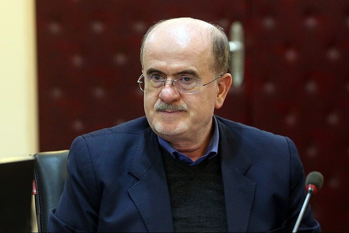 لاهوتی: وزارت جهاد کشاورزی به گمرک اعلام کرده که چای جزو محصولات پر آب است؛ این از علائم ظهور است!