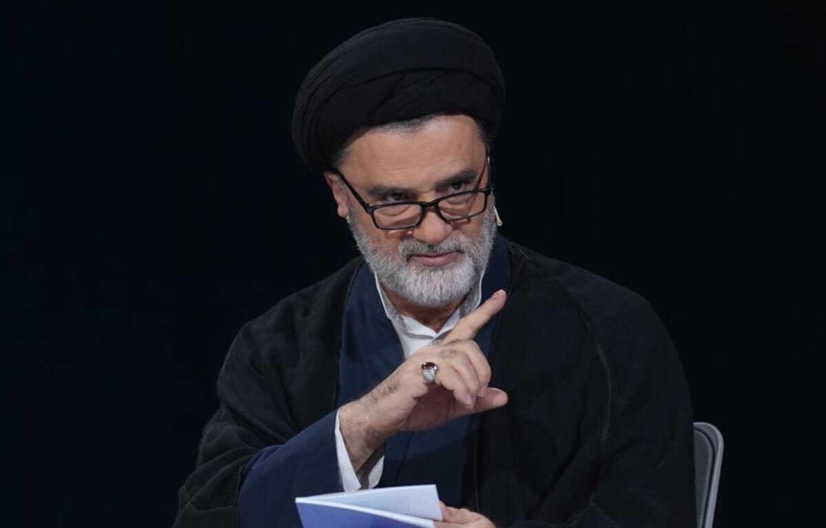 کسانی که برجام را افتخار خود میدانستند الان به خاطر مکانیسم ماشه رو به قبله شده‌اند