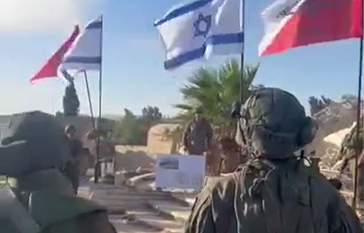 پرچم رژیم صهیونیستی در سوریه برافراشته شد!