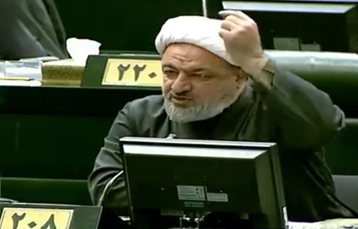 تمام امضا‌های آقای عارف غیرقانونی است/ ما با ظریف مشکل شخصی نداریم