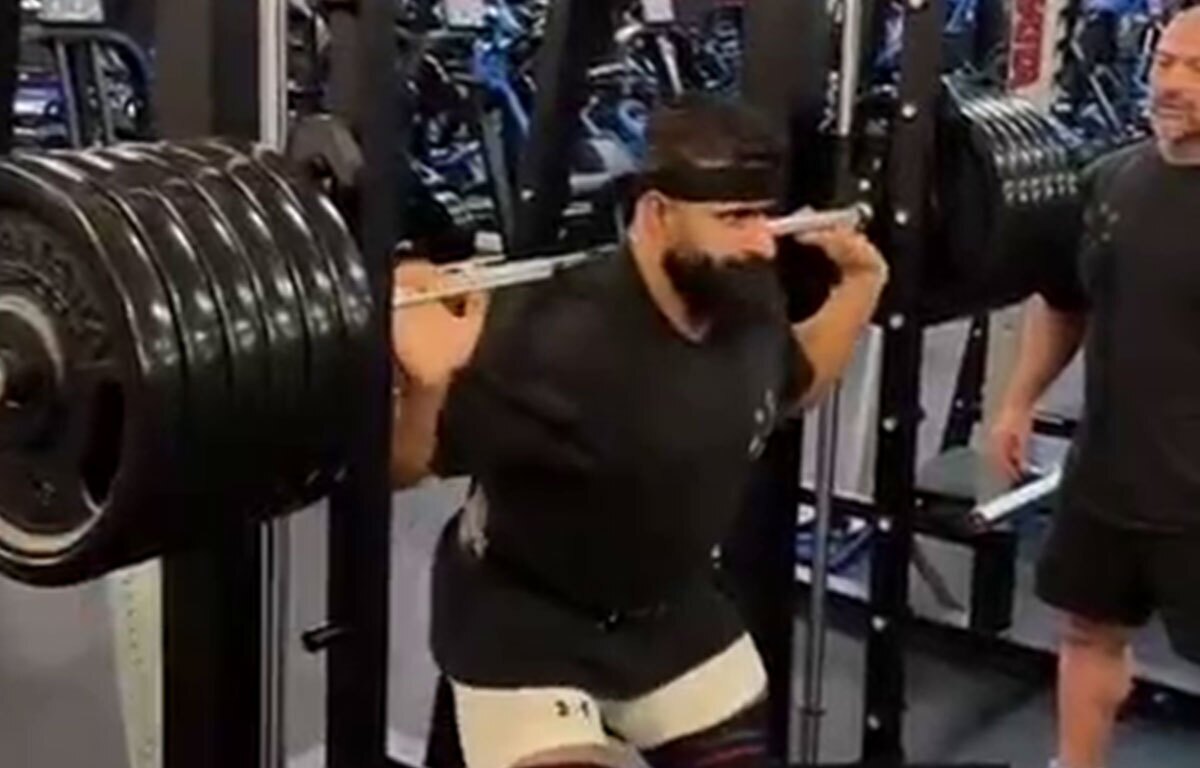 تلاش‌های خستگی‌ناپذیر هادی چوپان در کمتر از دو هفته تا مسابقات مستر المپیا ۲۰۲۵